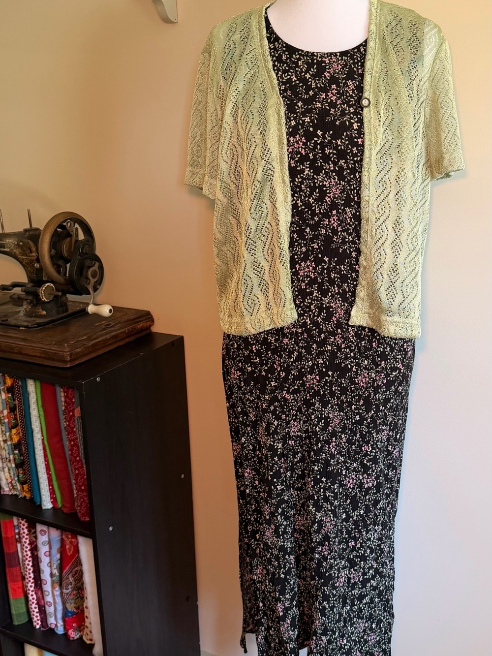 Black Vintage 90s Floral Midi Dress with Light Green Lace Cardigan